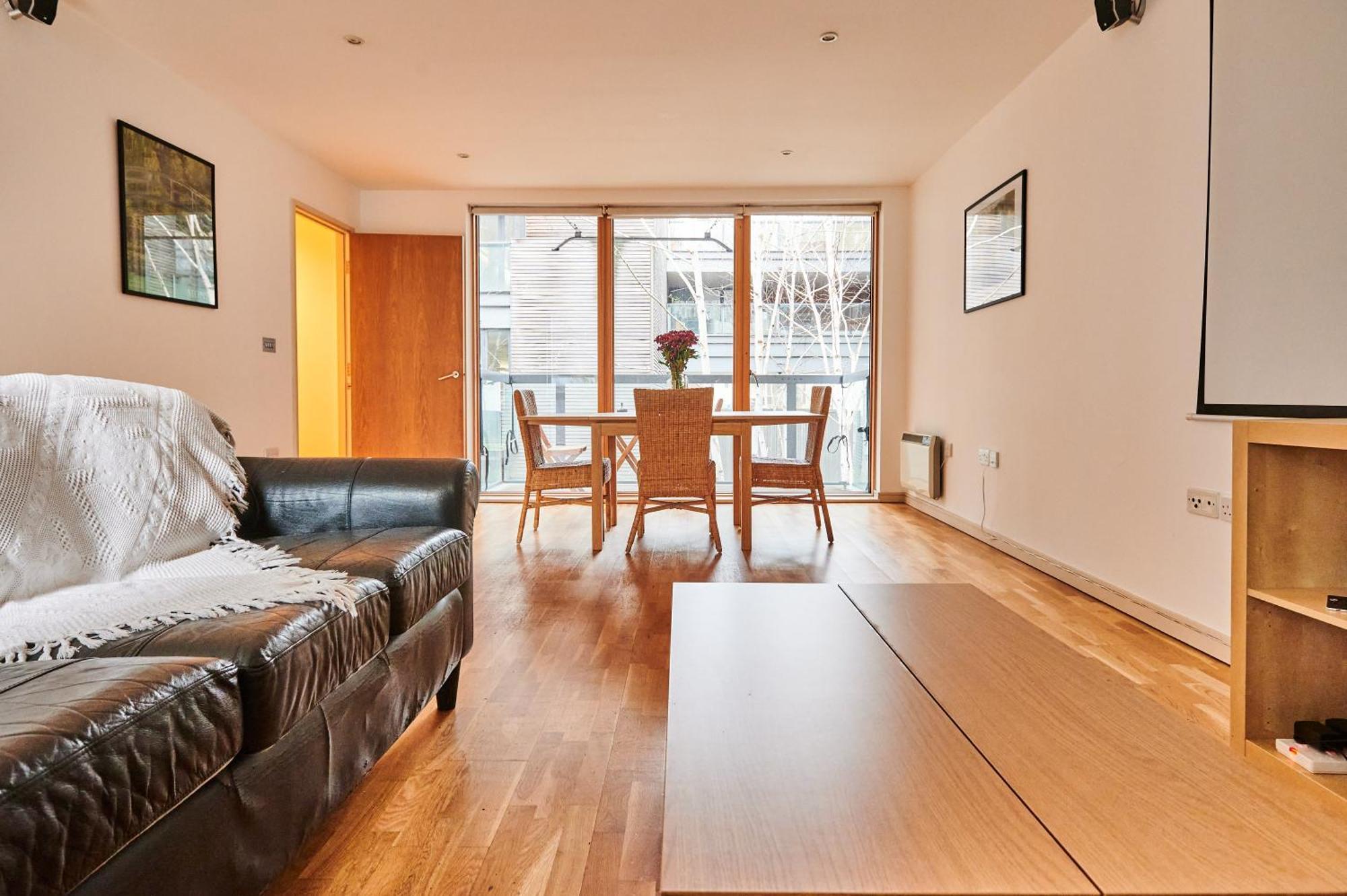 Bright 2 Bedroom Flat In Old Street With Balcony London Exterior photo