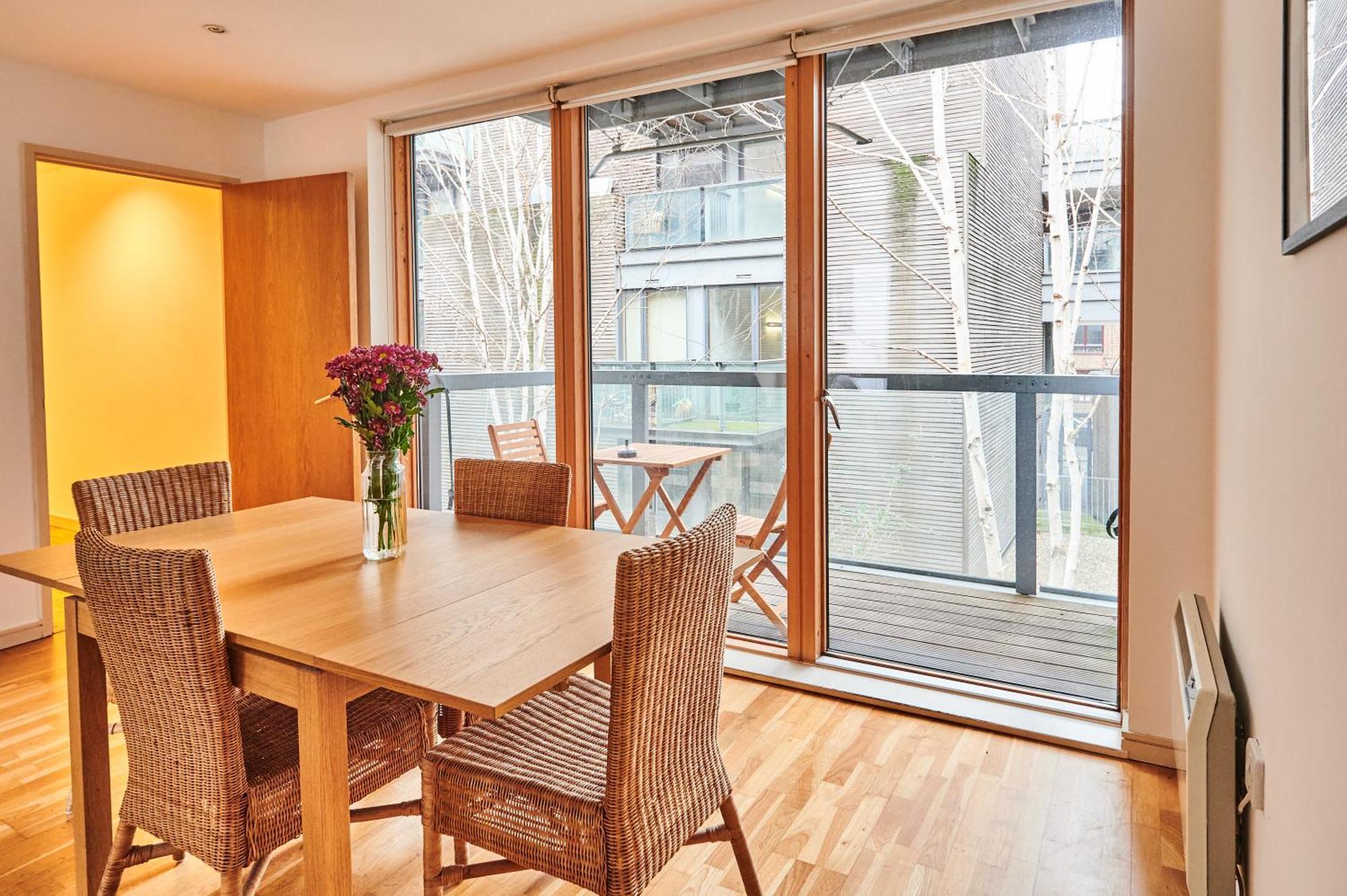 Bright 2 Bedroom Flat In Old Street With Balcony London Exterior photo